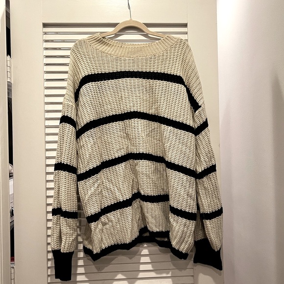 DAVI & DANI Sweaters - Boutique Black and White Ballon Sleeve Sweater 3X